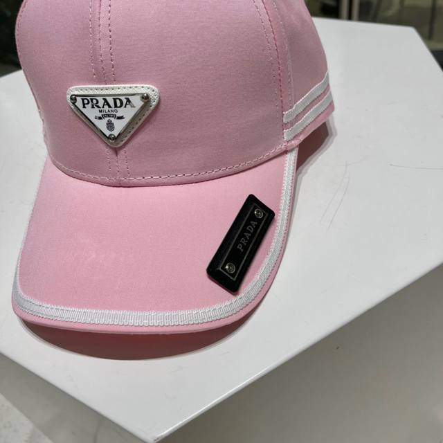 Prada 普拉达 新品棒球帽 代购版本 时尚潮流 高端做工 非一般的品质 细节看实拍哦
